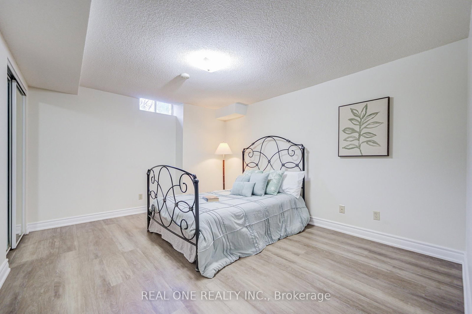 Detached House for sale at 31 Coulter's Mill Gate, Vaughan, Ontario, L4J 6N3 - Brownridge - MLS: N12980618