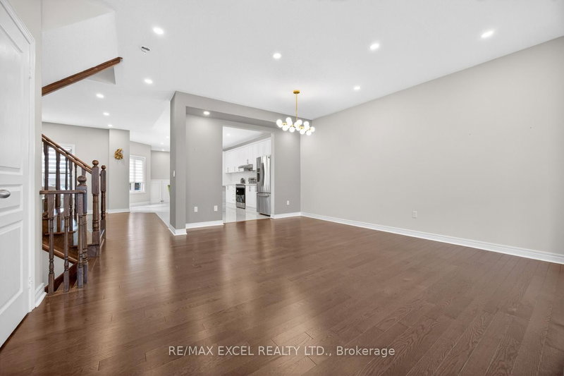 77 Sunnyside Hill Rd, Markham, L6B 0Z8 | Image 3