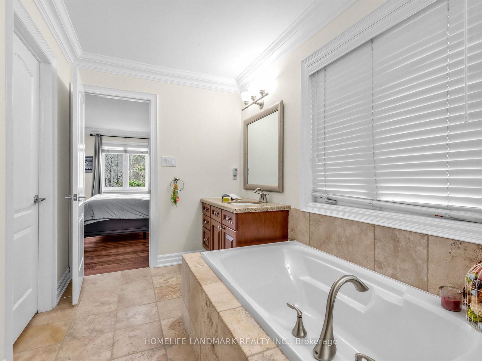 Detached House for sale at 59 Black Walnut Crescent, Richmond Hill, Ontario, L4B 3S3 - Langstaff - MLS: N12980644