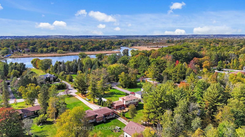 20573 Yonge St, East Gwillimbury, L3Y 4V8 | Image 3