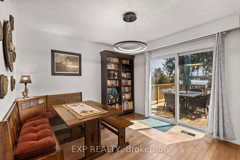 34 Connor Dr, Whitchurch-Stouffville, L4A 7X3 | Image 2