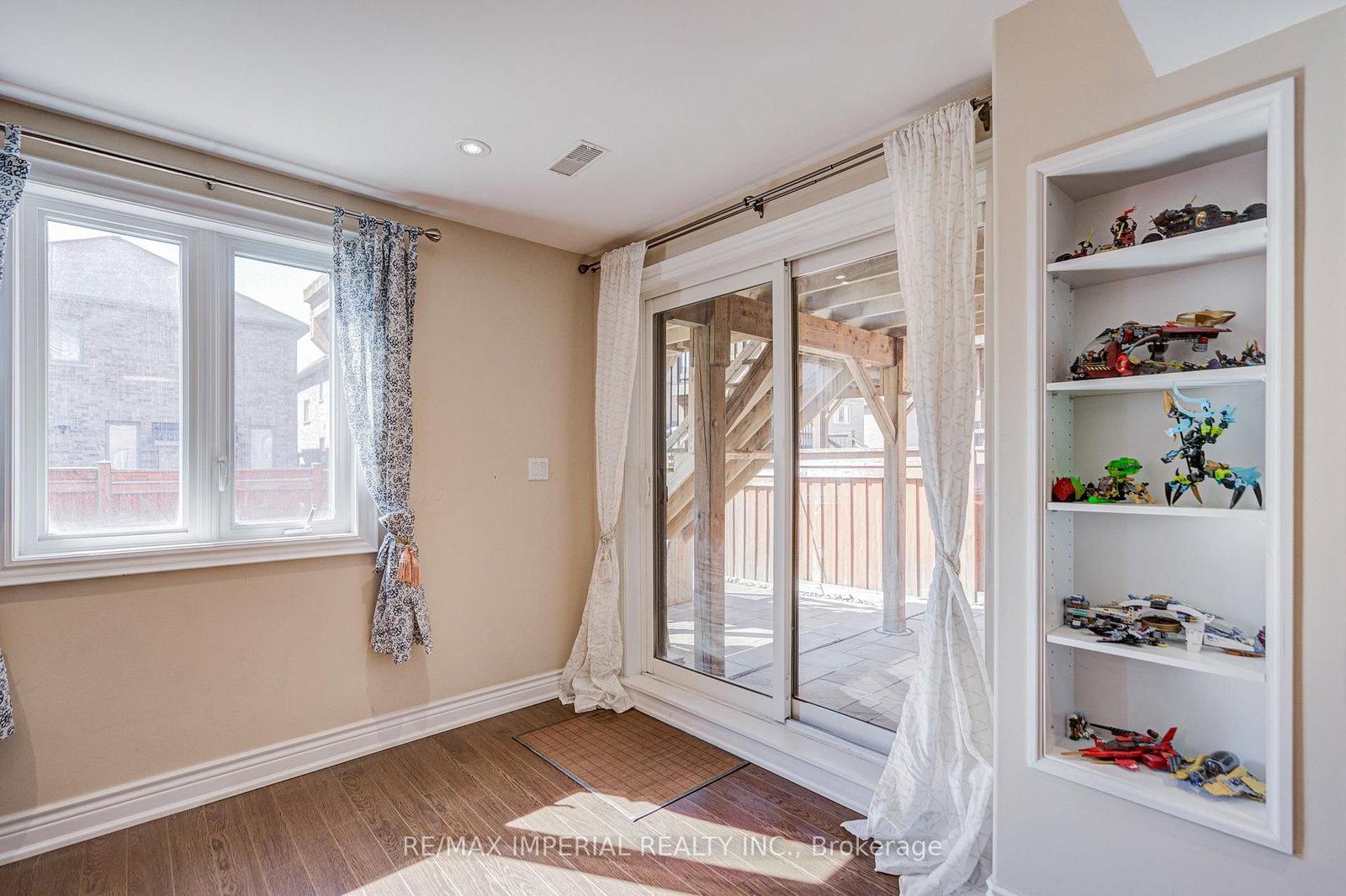 Detached House for sale at 28 Mancini Crescent, Richmond Hill, Ontario, L4E 0T1 - Jefferson - MLS: N12980928