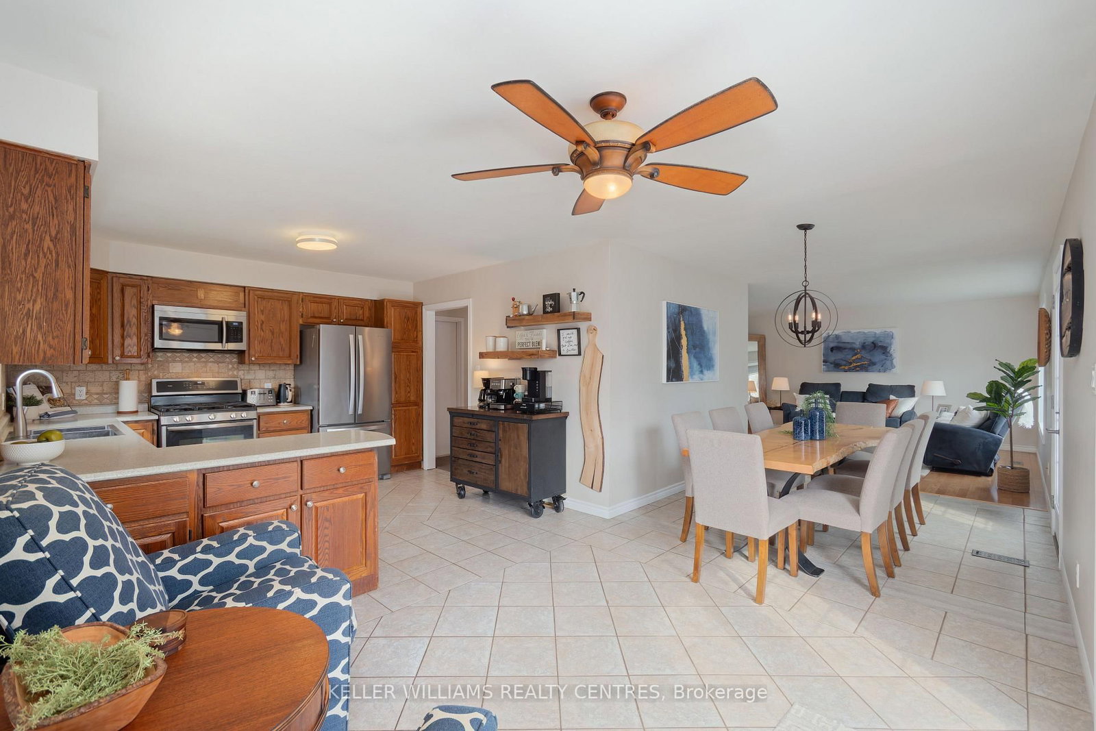 Detached House for sale at 2209 Willard Avenue, Innisfil, Ontario, L9S 2C1 - Alcona - MLS: N12980986