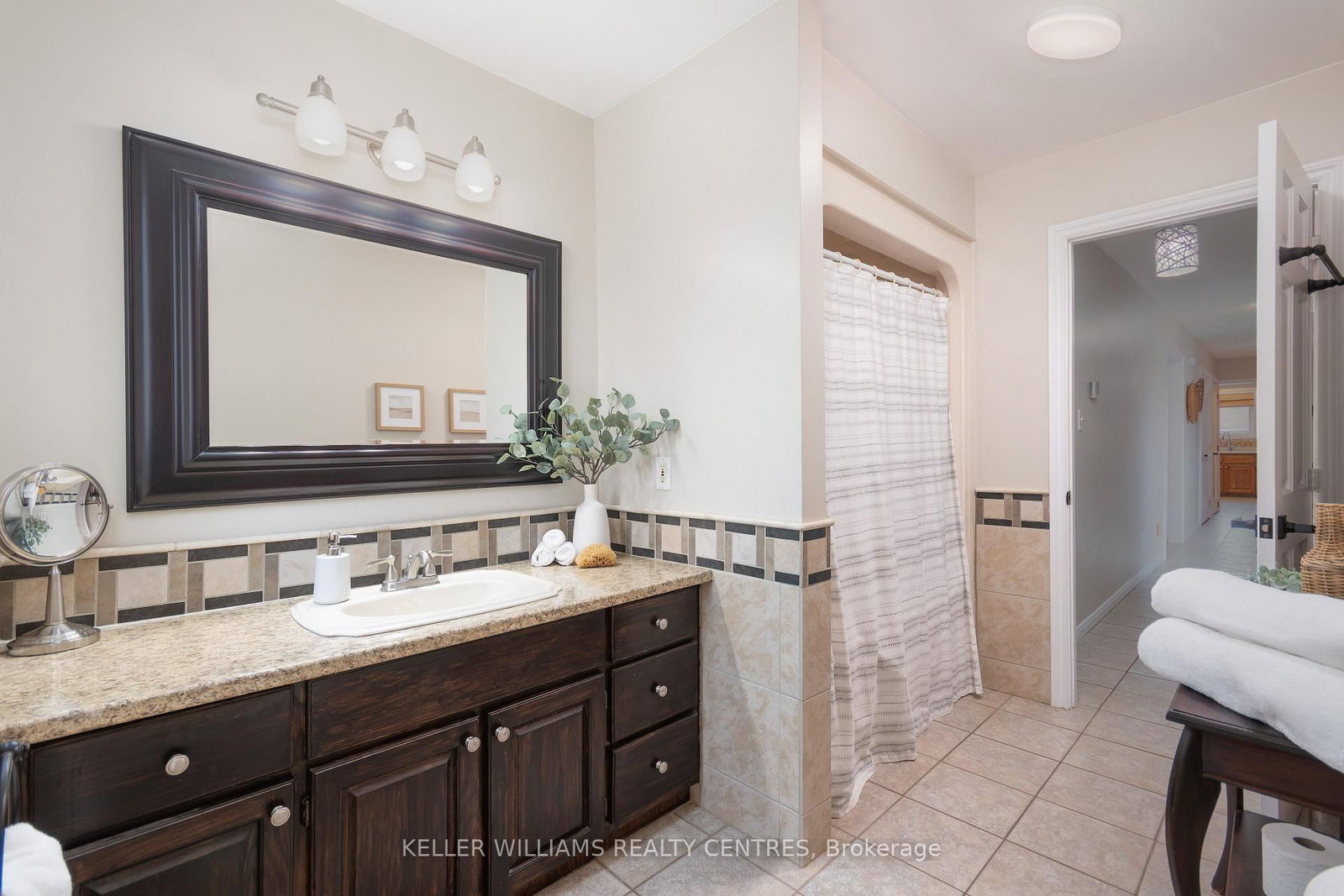 Detached House for sale at 2209 Willard Avenue, Innisfil, Ontario, L9S 2C1 - Alcona - MLS: N12980986