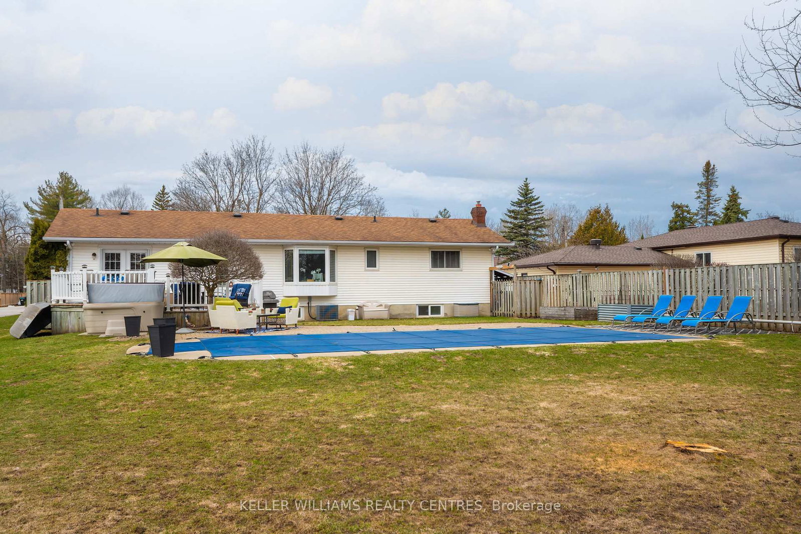 Detached House for sale at 2209 Willard Avenue, Innisfil, Ontario, L9S 2C1 - Alcona - MLS: N12980986