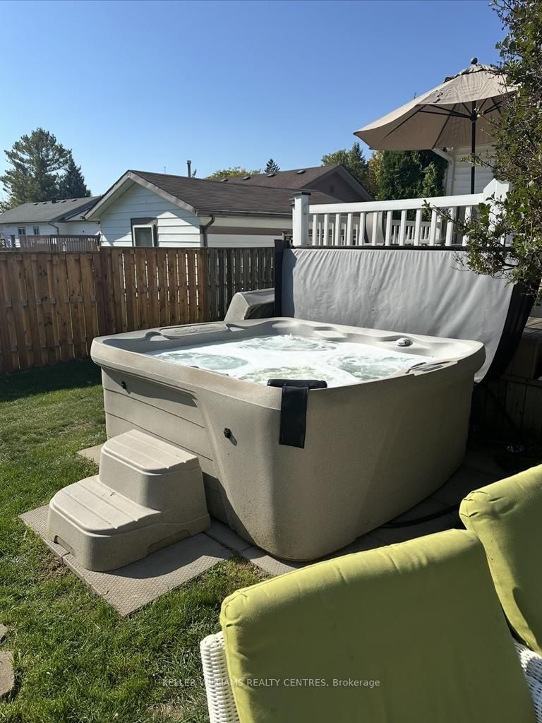 Detached House for sale at 2209 Willard Avenue, Innisfil, Ontario, L9S 2C1 - Alcona - MLS: N12980986