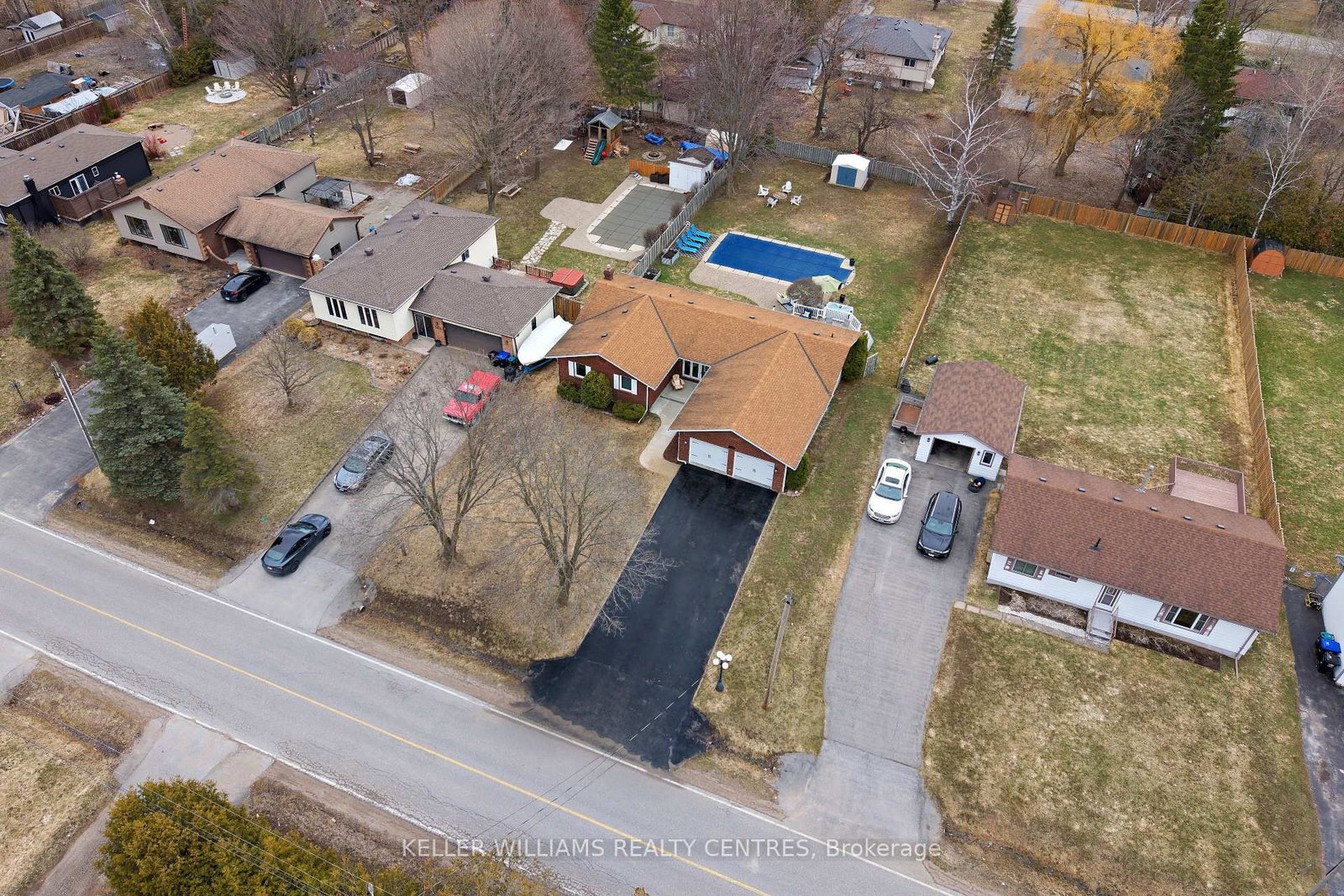 Detached House for sale at 2209 Willard Avenue, Innisfil, Ontario, L9S 2C1 - Alcona - MLS: N12980986