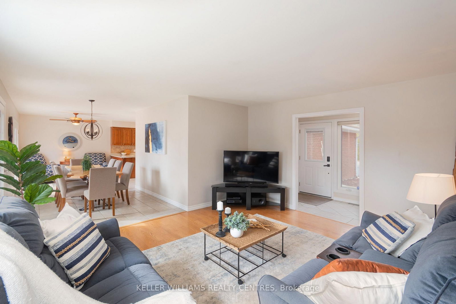 Detached House for sale at 2209 Willard Avenue, Innisfil, Ontario, L9S 2C1 - Alcona - MLS: N12980986