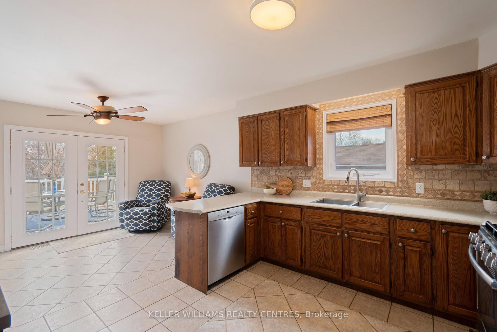 Detached House for sale at 2209 Willard Avenue, Innisfil, Ontario, L9S 2C1 - Alcona - MLS: N12980986