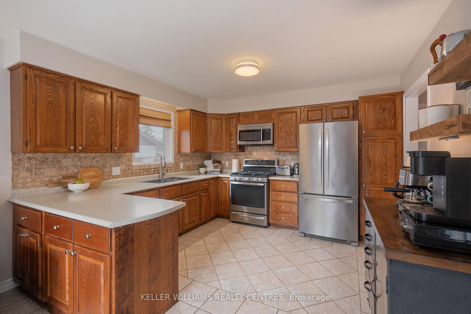 Detached House for sale at 2209 Willard Avenue, Innisfil, Ontario, L9S 2C1 - Alcona - MLS: N12980986