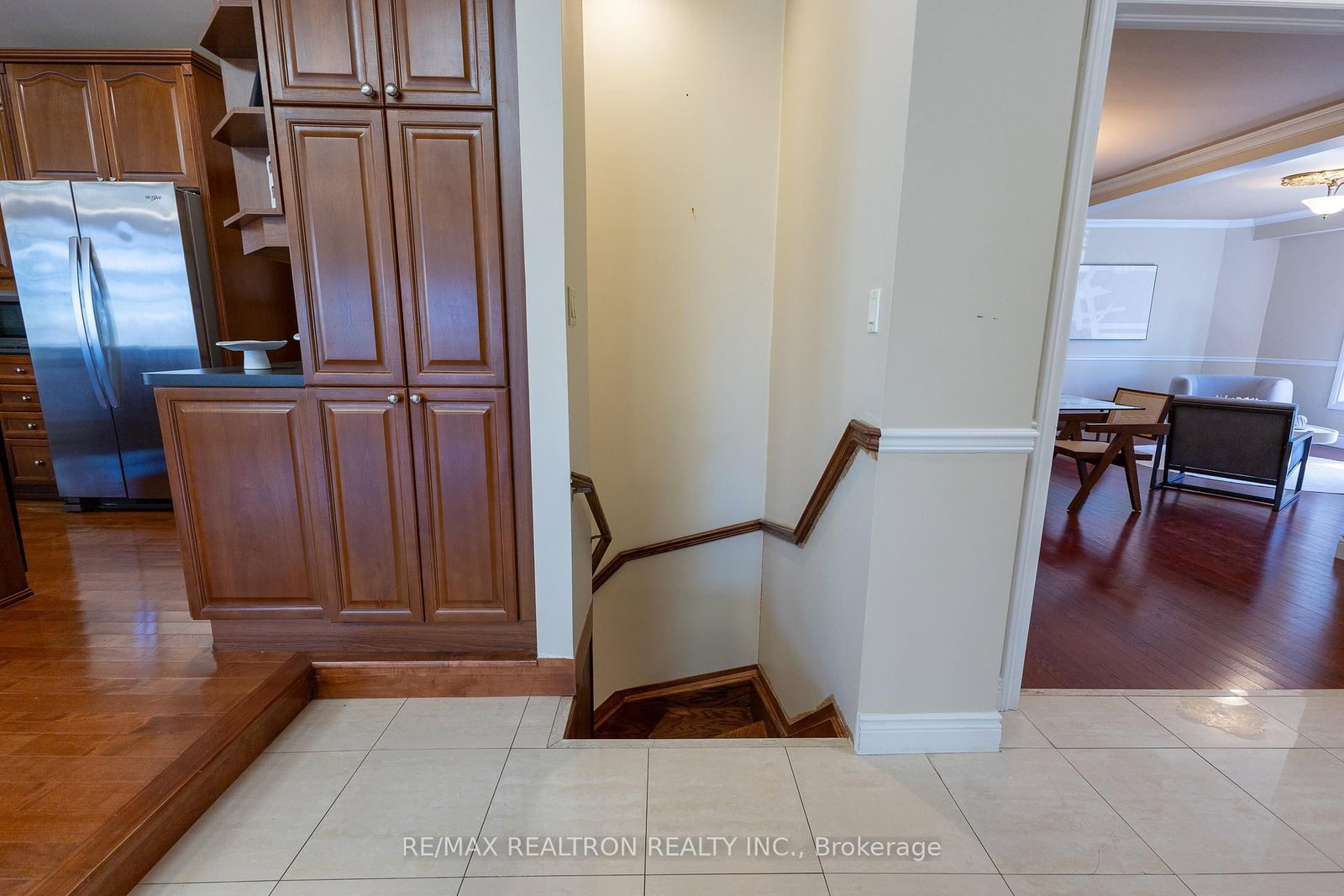 Detached House for sale at 142 Hillsview Drive, Richmond Hill, Ontario, L4C 1T2 - Observatory - MLS: N12981042