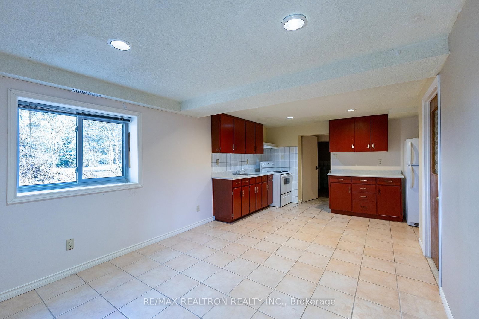 Detached House for sale at 142 Hillsview Drive, Richmond Hill, Ontario, L4C 1T2 - Observatory - MLS: N12981042