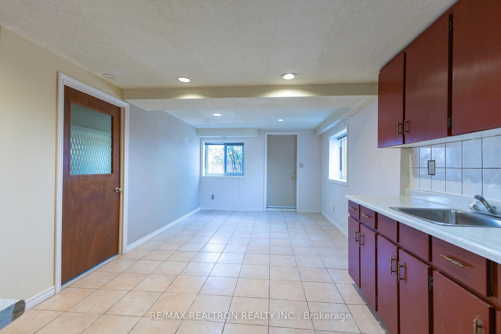 Detached House for sale at 142 Hillsview Drive, Richmond Hill, Ontario, L4C 1T2 - Observatory - MLS: N12981042