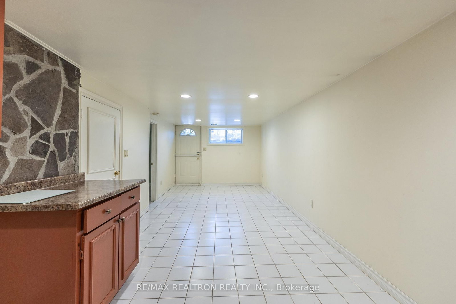 Detached House for sale at 142 Hillsview Drive, Richmond Hill, Ontario, L4C 1T2 - Observatory - MLS: N12981042