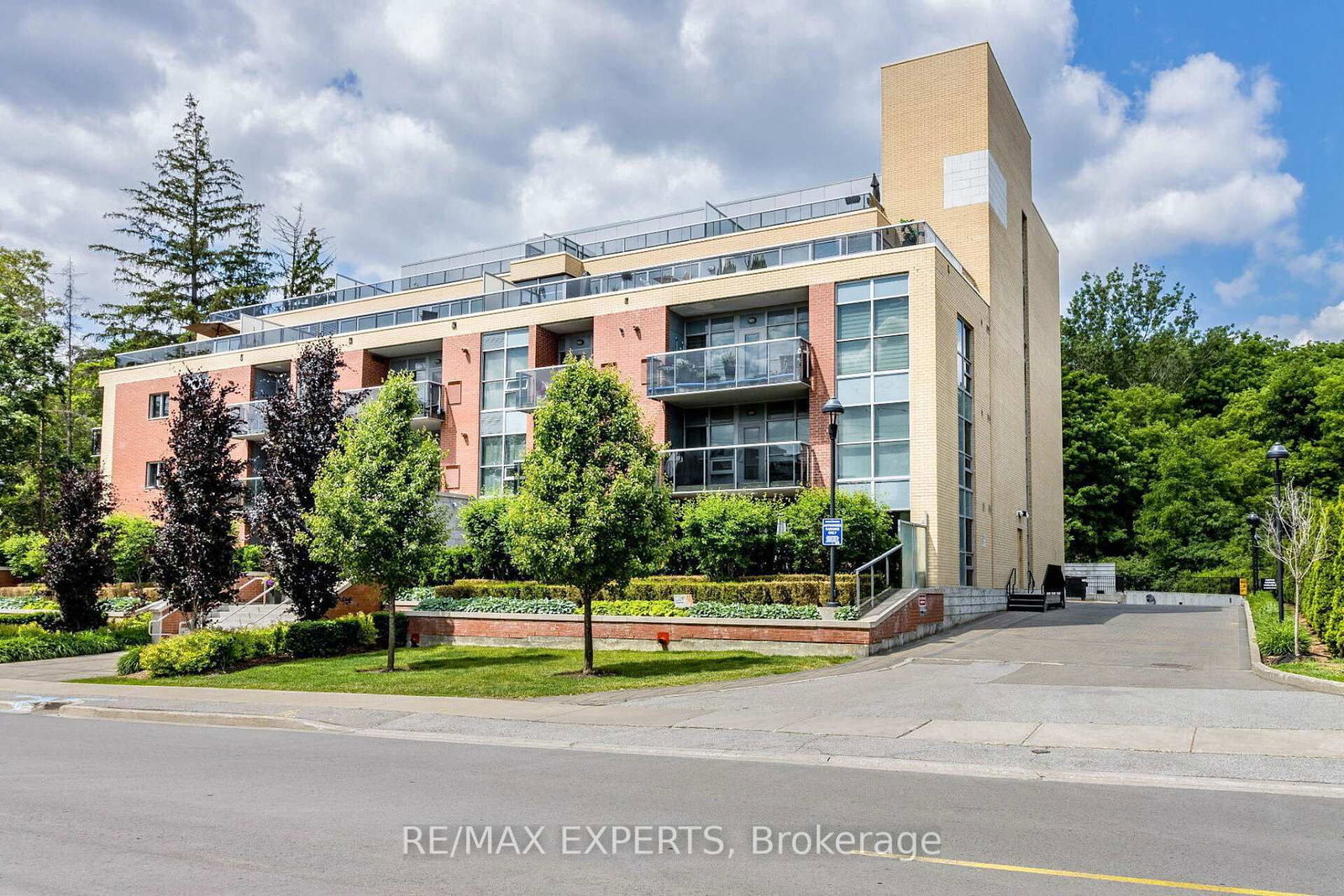 8302 Islington Avenue, Unit 211 - Photo 37