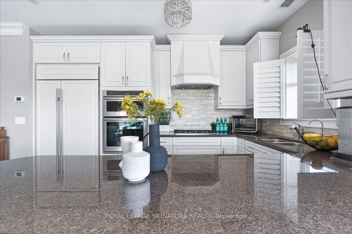 80 Burns Boulevard, Unit 327 - Photo 14