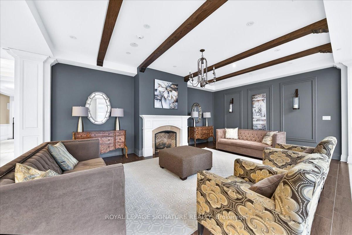 80 Burns Boulevard, Unit 327 - Photo 2