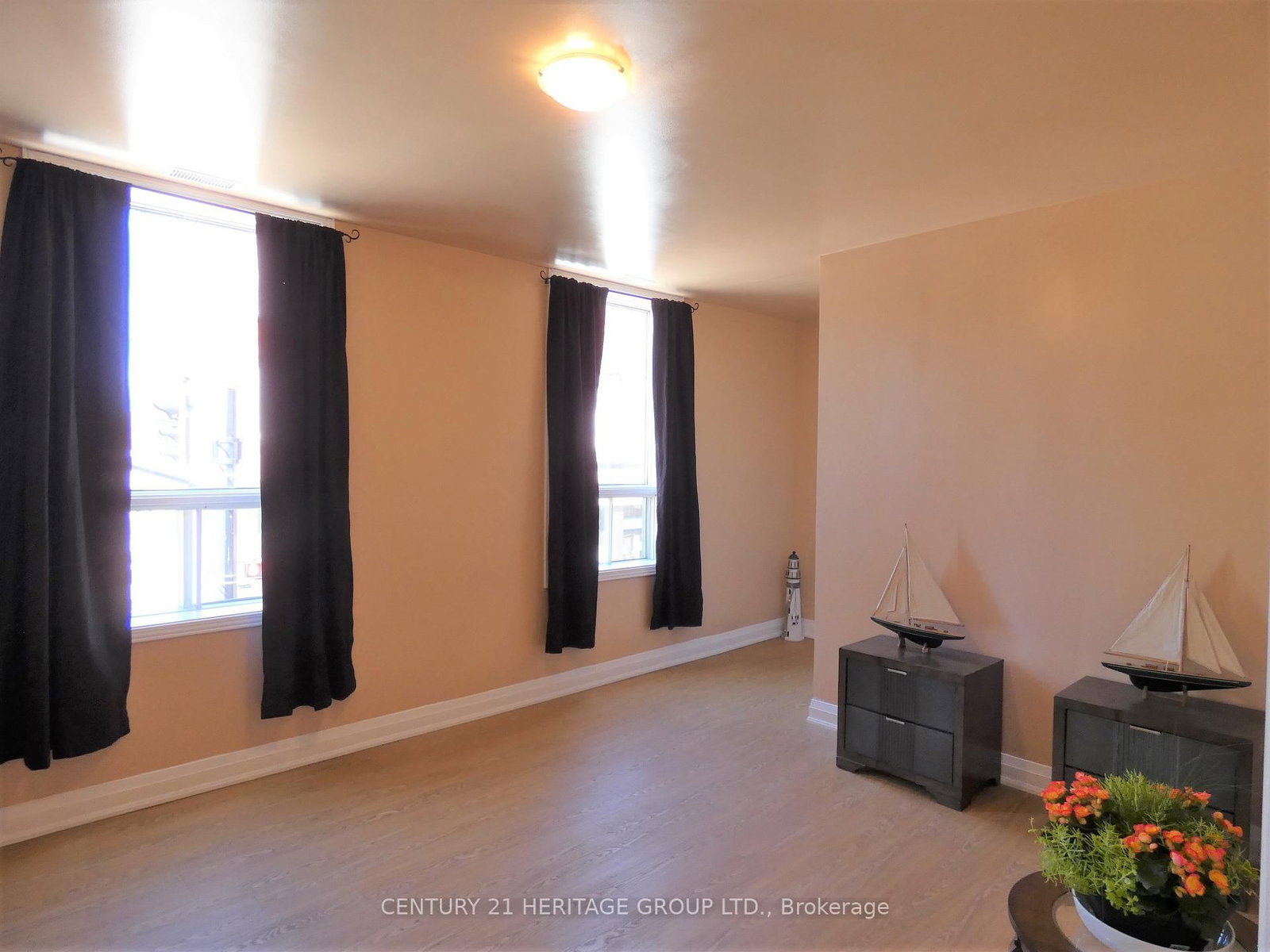 201 Main Street S, Unit 1