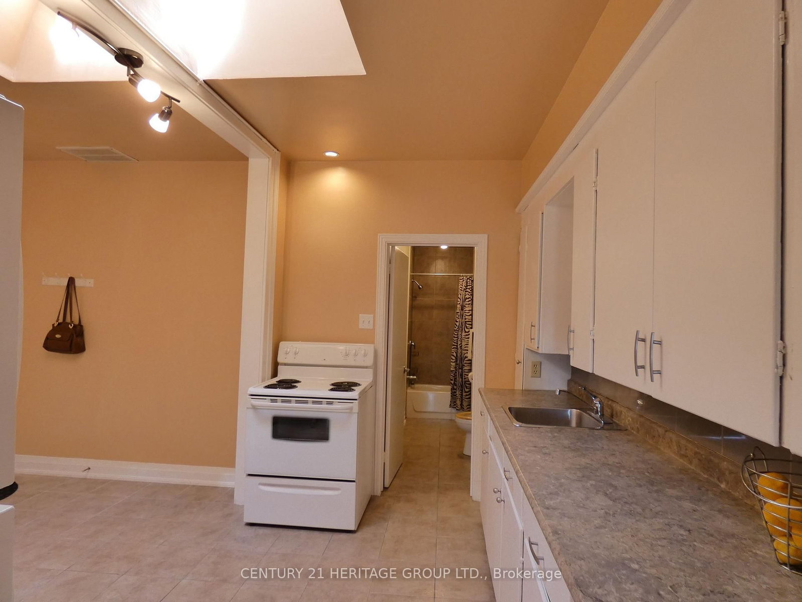 201 Main Street S, Unit 1 - Photo 7