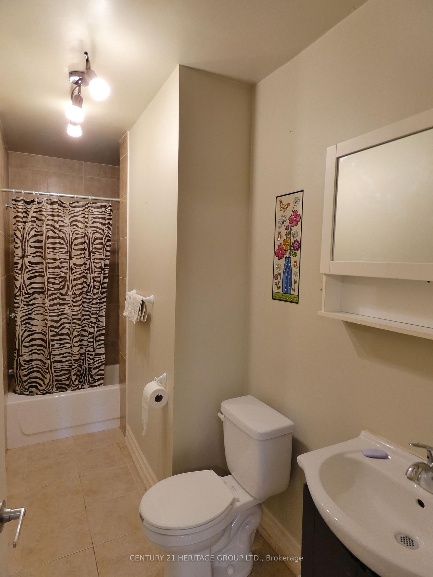 201 Main Street S, Unit 1 - Photo 8