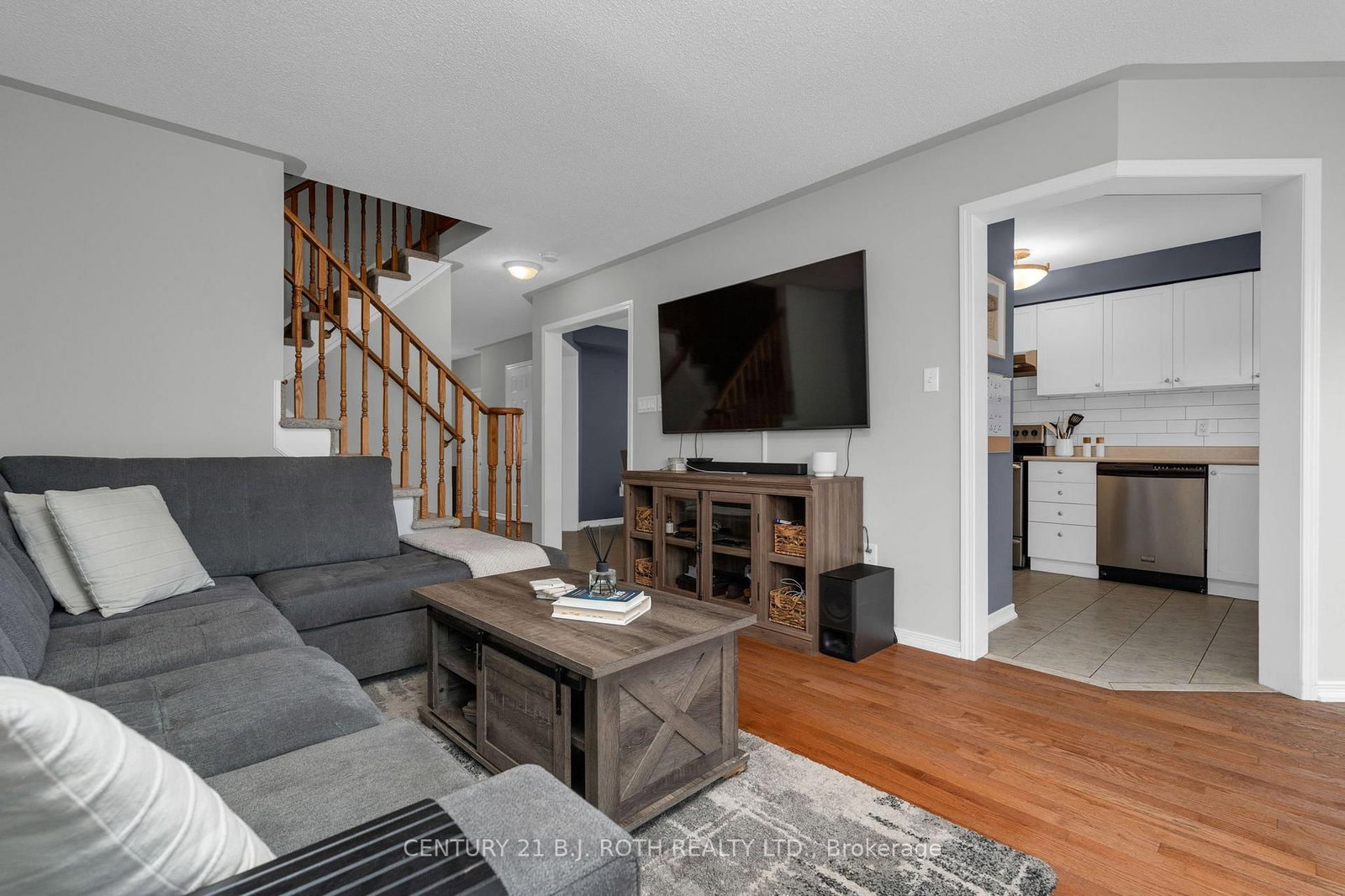 Townhouse for sale at 35 Mccann Lane, Essa, Ontario, L0M 1B4 - Angus - MLS: N12981600