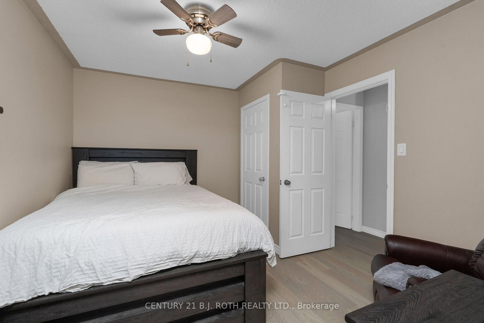 Townhouse for sale at 35 Mccann Lane, Essa, Ontario, L0M 1B4 - Angus - MLS: N12981600