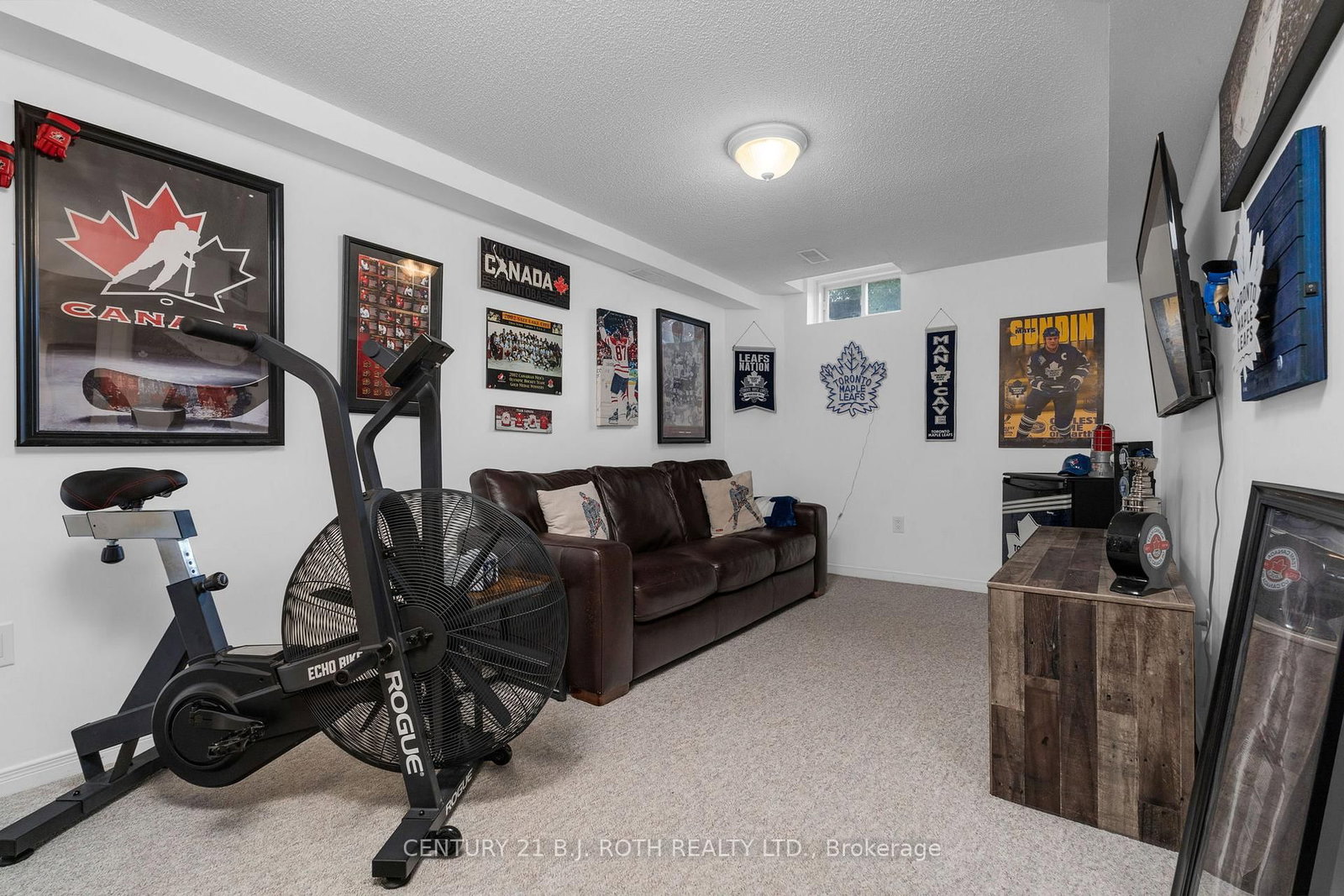 Townhouse for sale at 35 Mccann Lane, Essa, Ontario, L0M 1B4 - Angus - MLS: N12981600