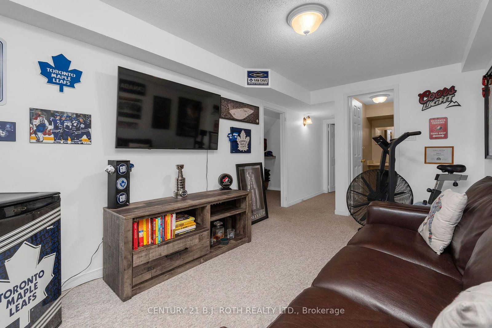 Townhouse for sale at 35 Mccann Lane, Essa, Ontario, L0M 1B4 - Angus - MLS: N12981600