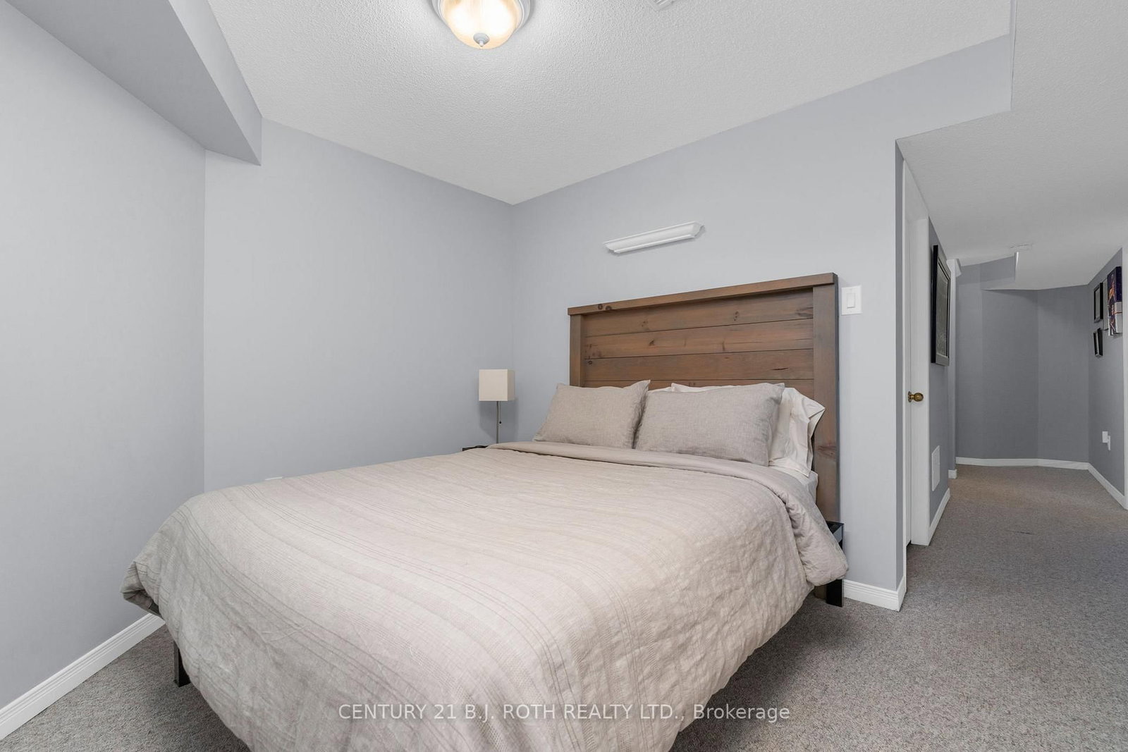 Townhouse for sale at 35 Mccann Lane, Essa, Ontario, L0M 1B4 - Angus - MLS: N12981600