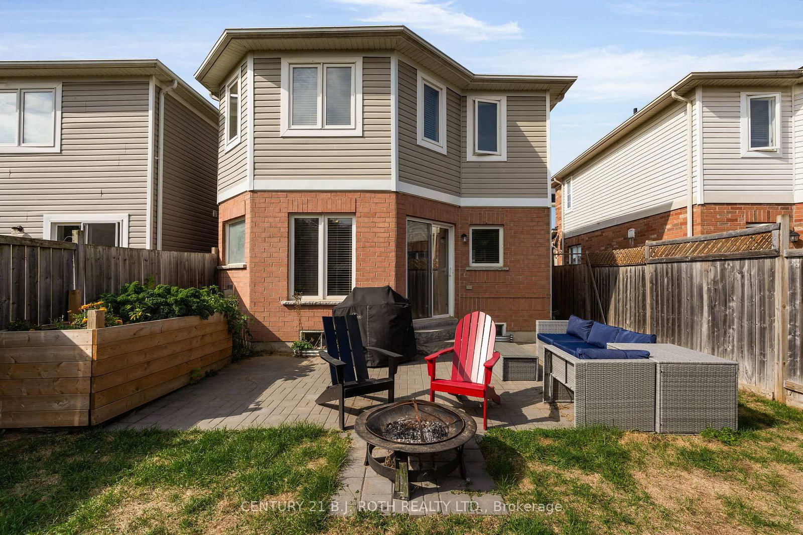 Townhouse for sale at 35 Mccann Lane, Essa, Ontario, L0M 1B4 - Angus - MLS: N12981600