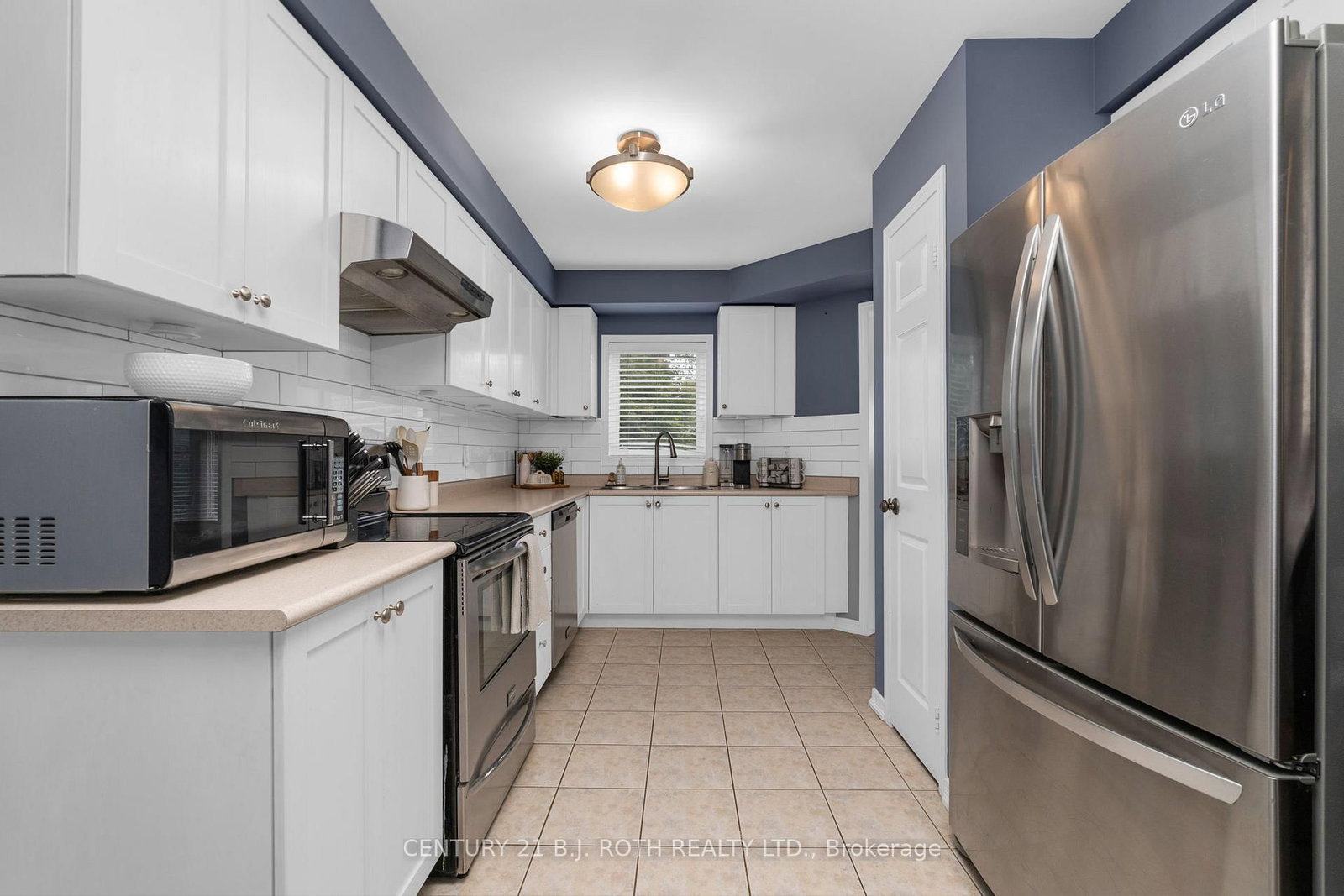 Townhouse for sale at 35 Mccann Lane, Essa, Ontario, L0M 1B4 - Angus - MLS: N12981600