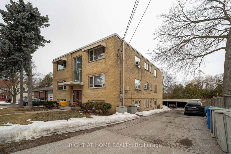285 Richmond St, Richmond Hill, L4C 3Z2 | Image 2