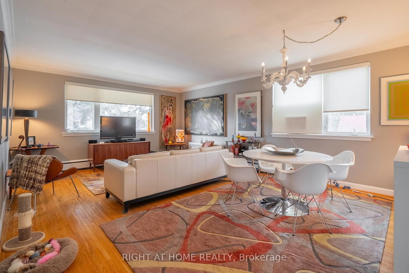 285 Richmond St, Richmond Hill, L4C 3Z2 | Image 3