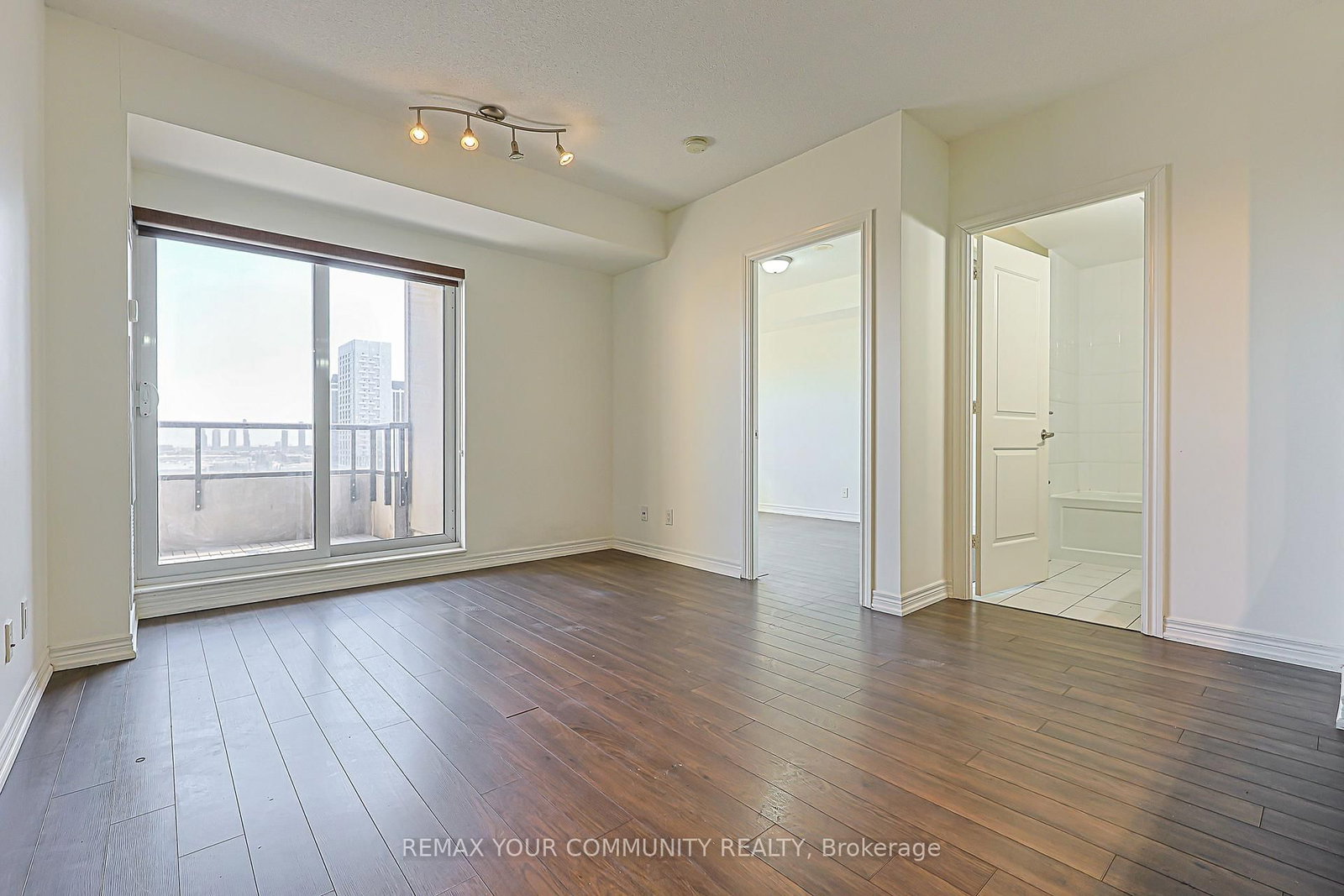 9245 Jane Street, Unit 1007 - Photo 12