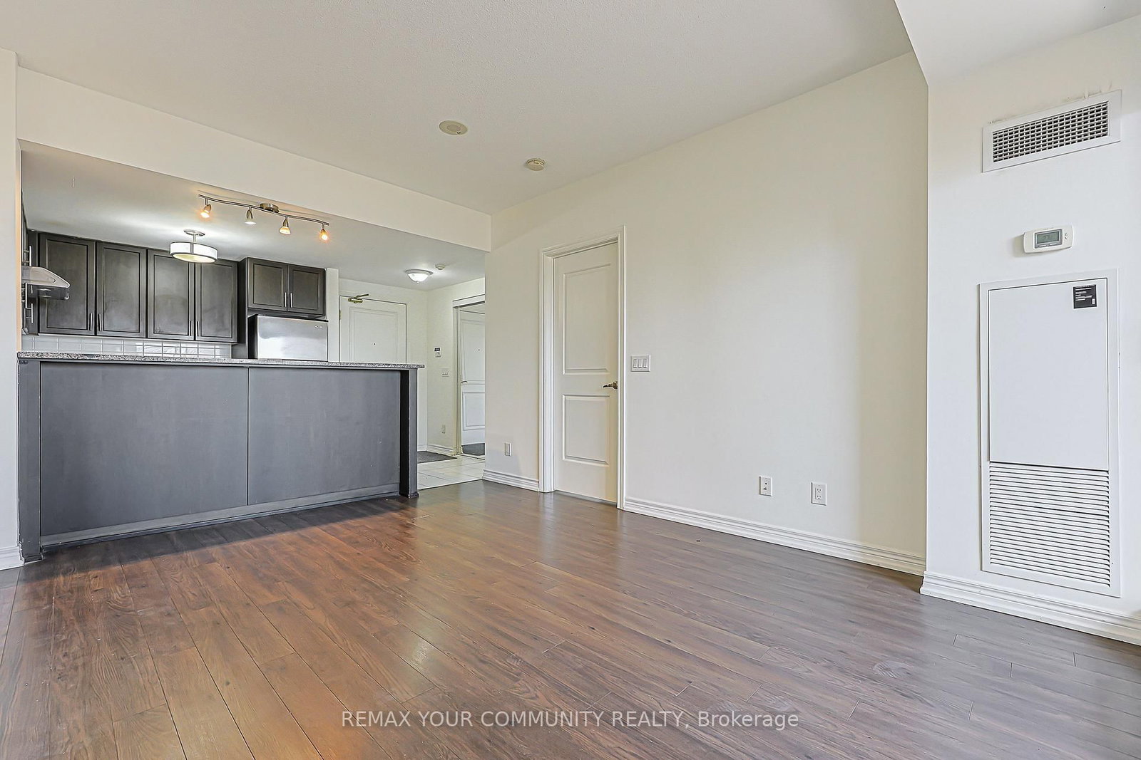 9245 Jane Street, Unit 1007 - Photo 13