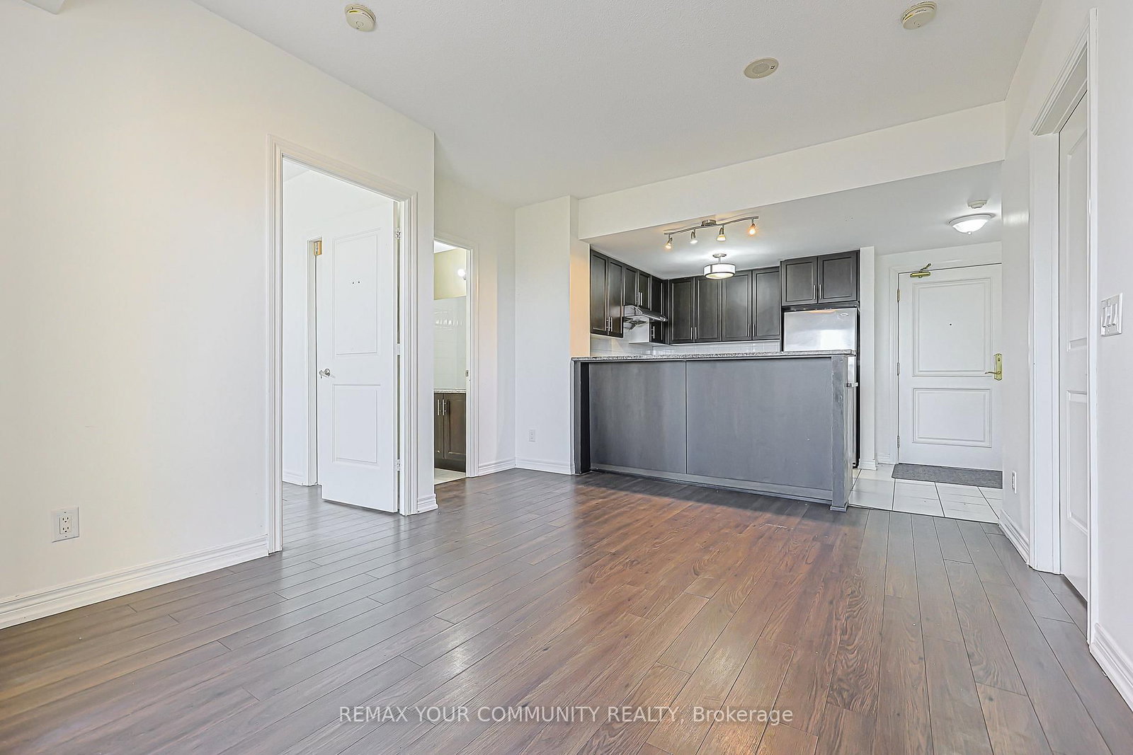 9245 Jane Street, Unit 1007 - Photo 14