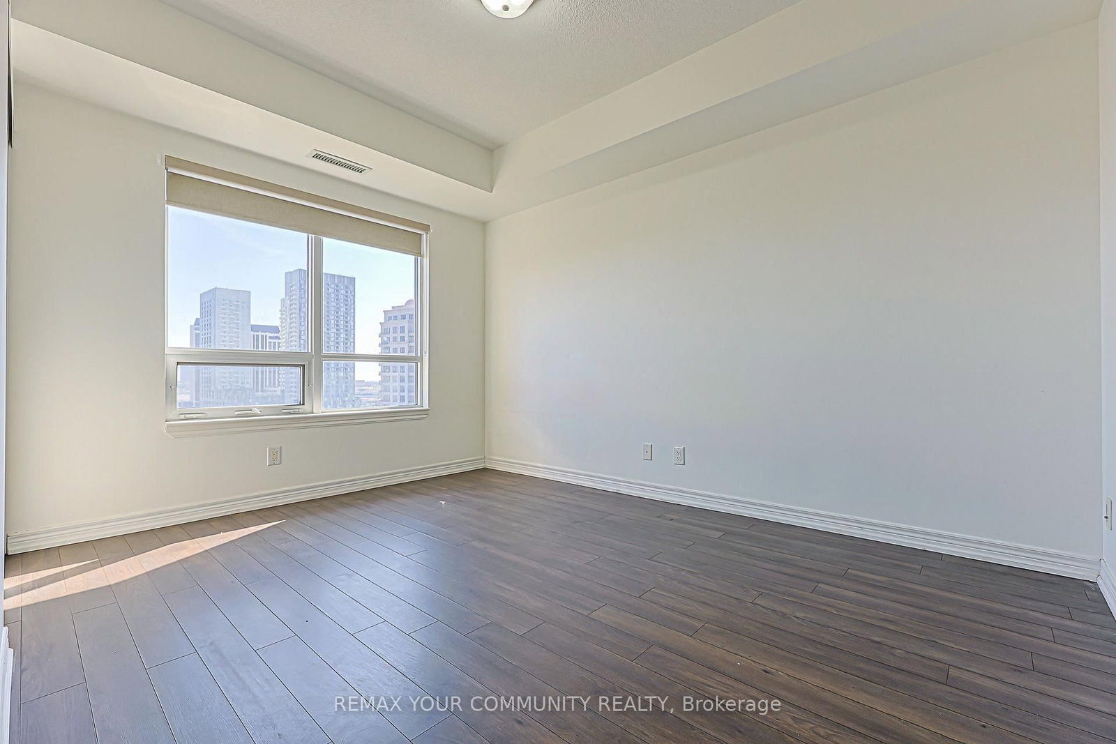 9245 Jane Street, Unit 1007 - Photo 16