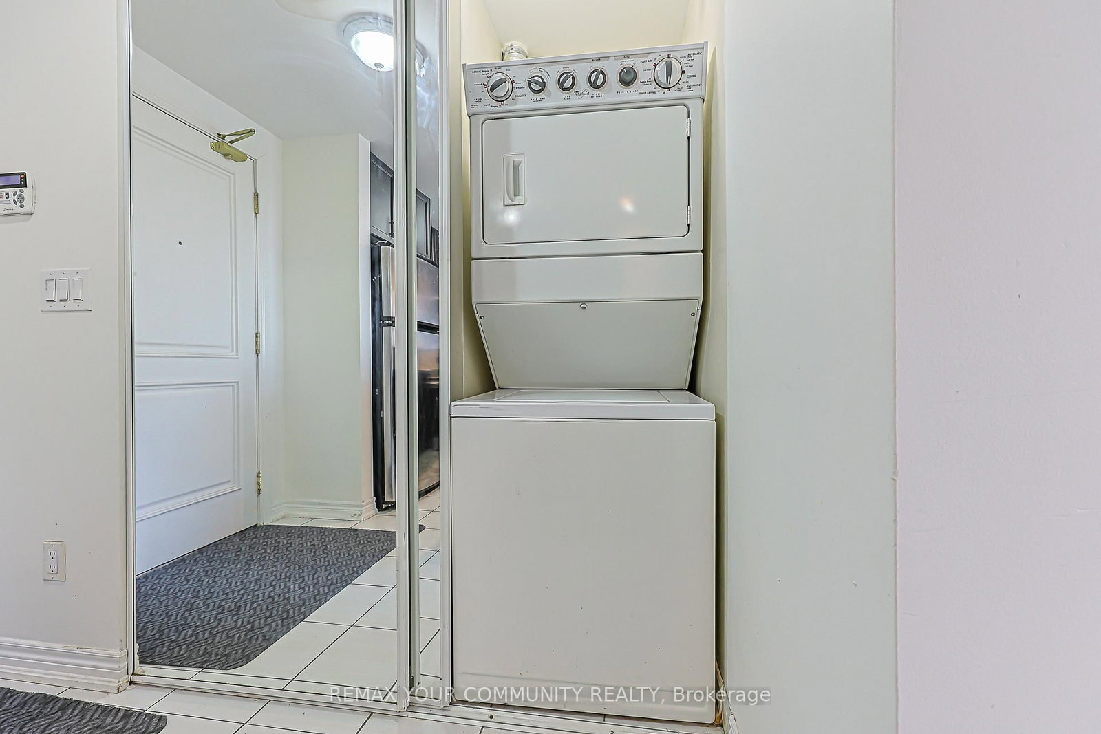 9245 Jane Street, Unit 1007 - Photo 25