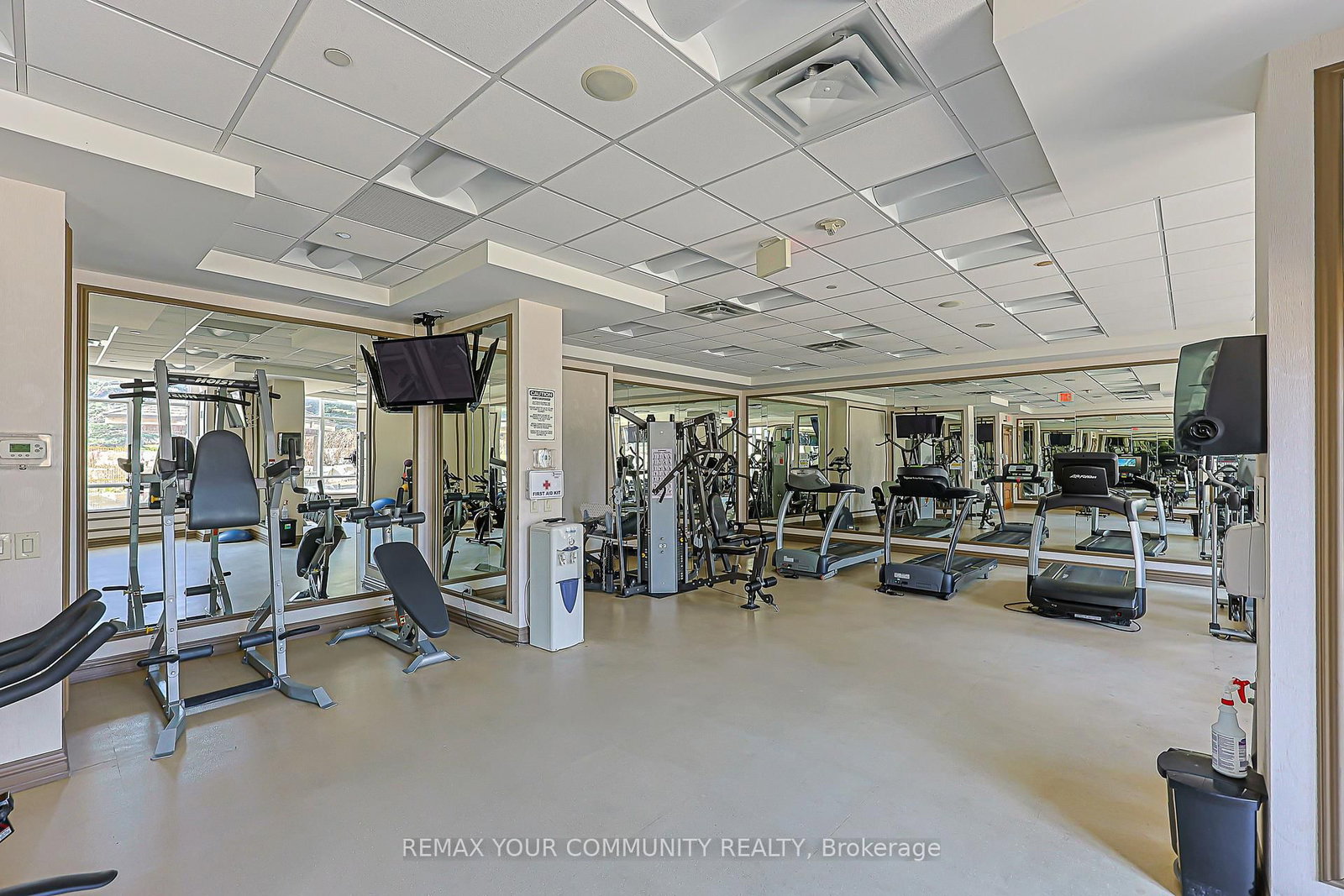 9245 Jane Street, Unit 1007 - Photo 32