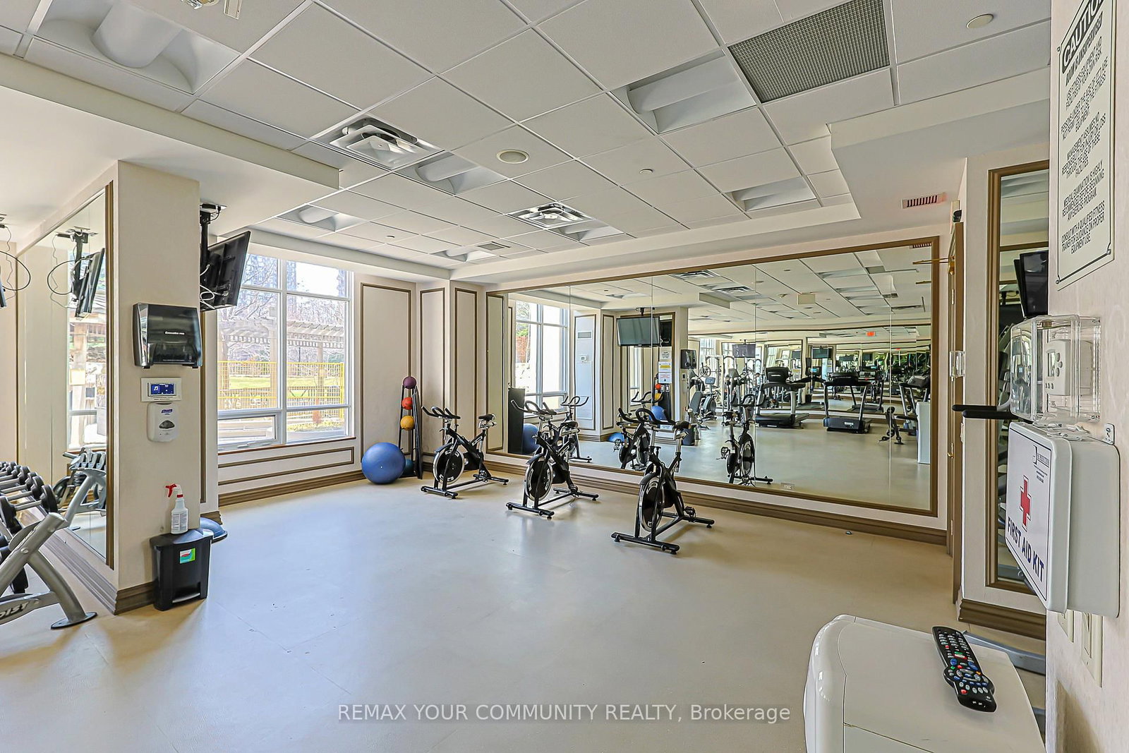 9245 Jane Street, Unit 1007 - Photo 33