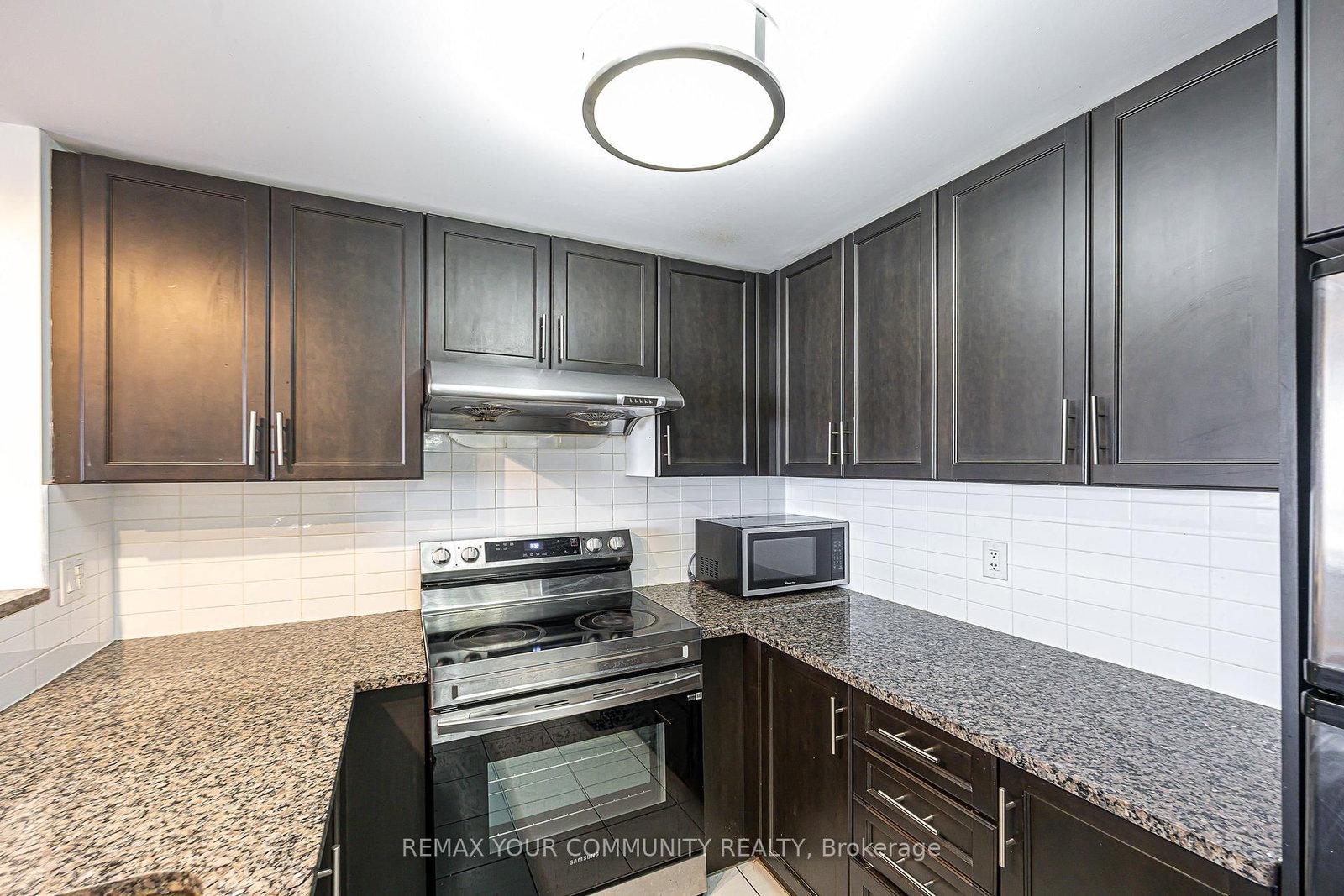 9245 Jane Street, Unit 1007 - Photo 9