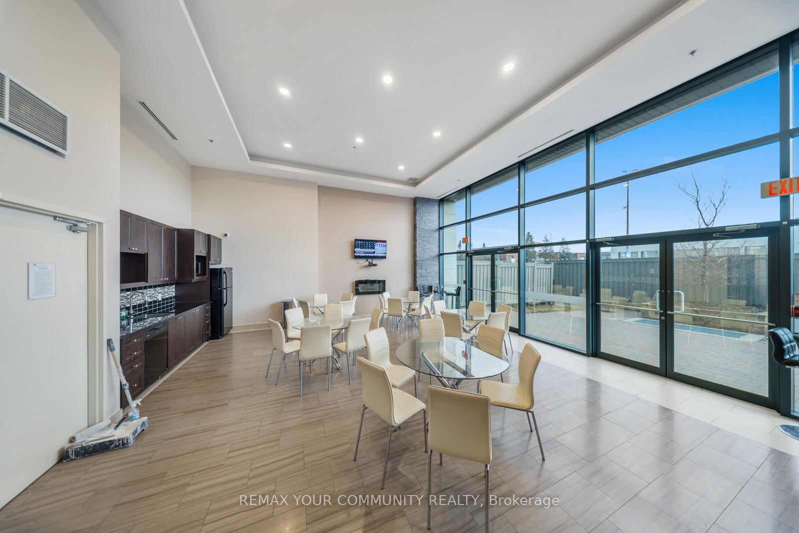 24 Woodstream Boulevard, Unit 315 - Photo 32