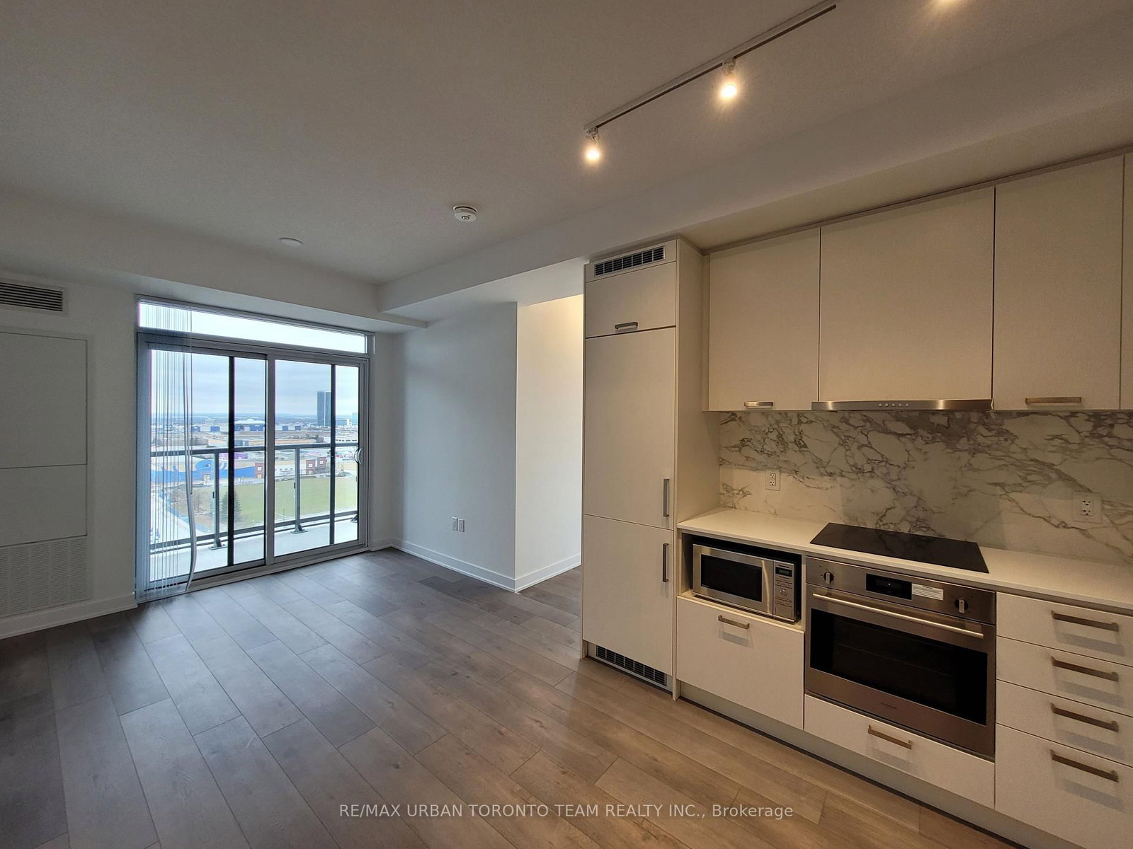 10 Honeycrisp Crescent, Unit 1016 - Photo 4