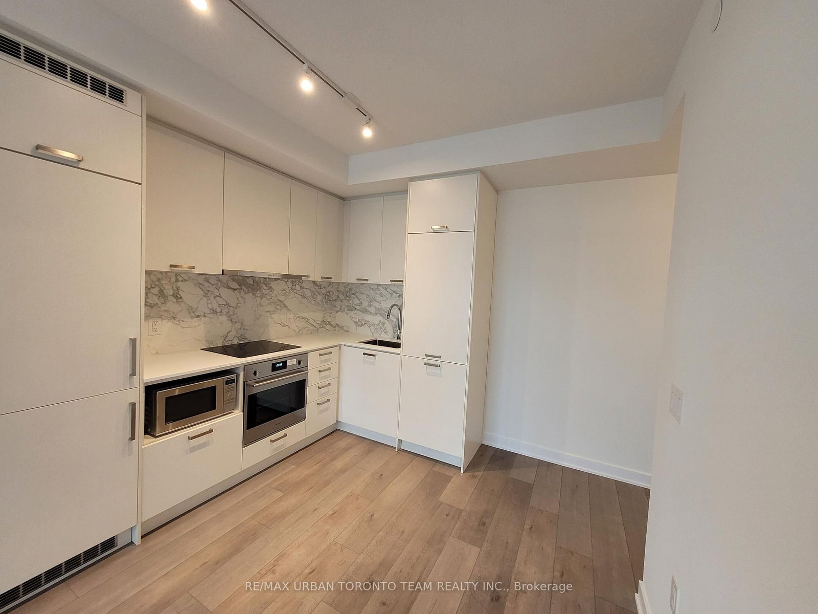 10 Honeycrisp Crescent, Unit 1016 - Photo 5