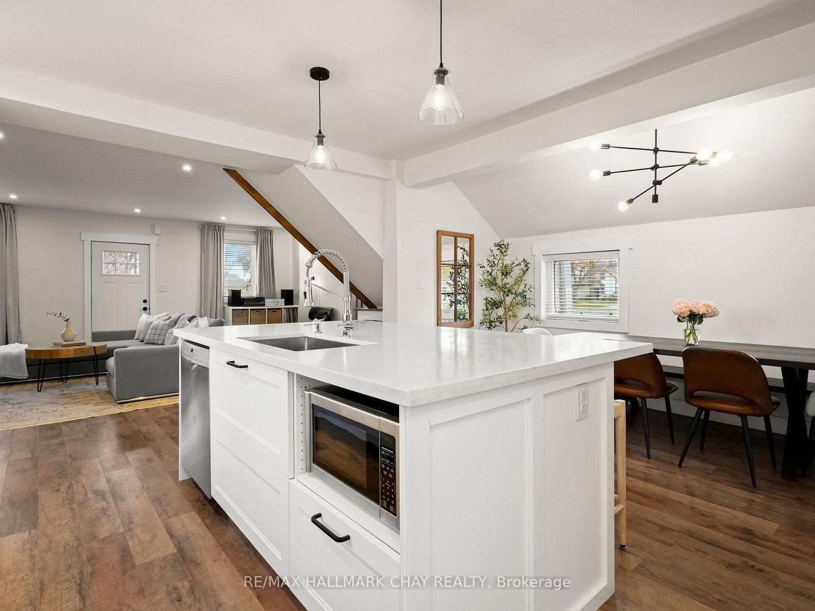 Detached House for sale at 70 Church Street, New Tecumseth, Ontario, L9R 1S7 - Alliston - MLS: N12982072