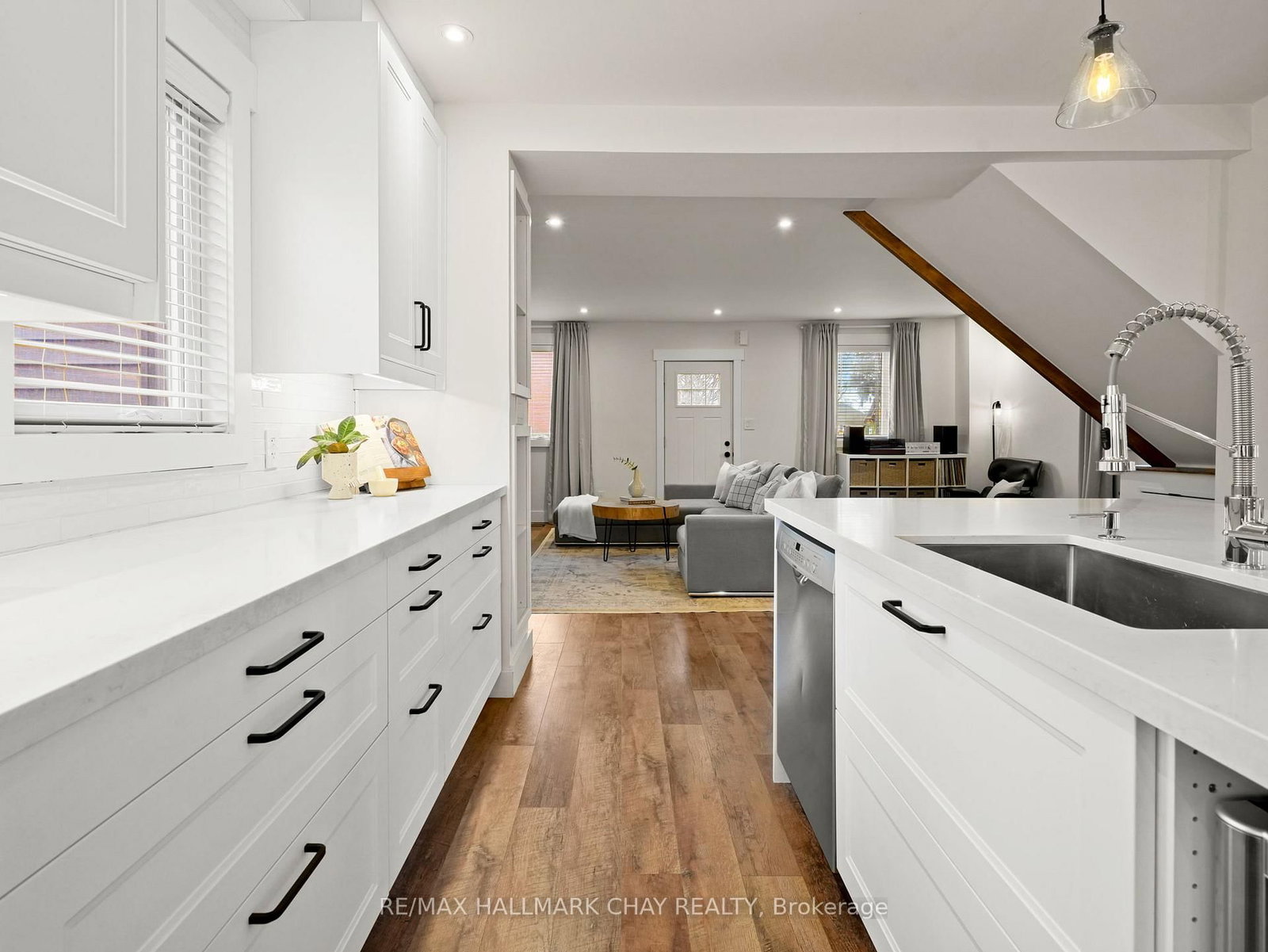 Detached House for sale at 70 Church Street, New Tecumseth, Ontario, L9R 1S7 - Alliston - MLS: N12982072