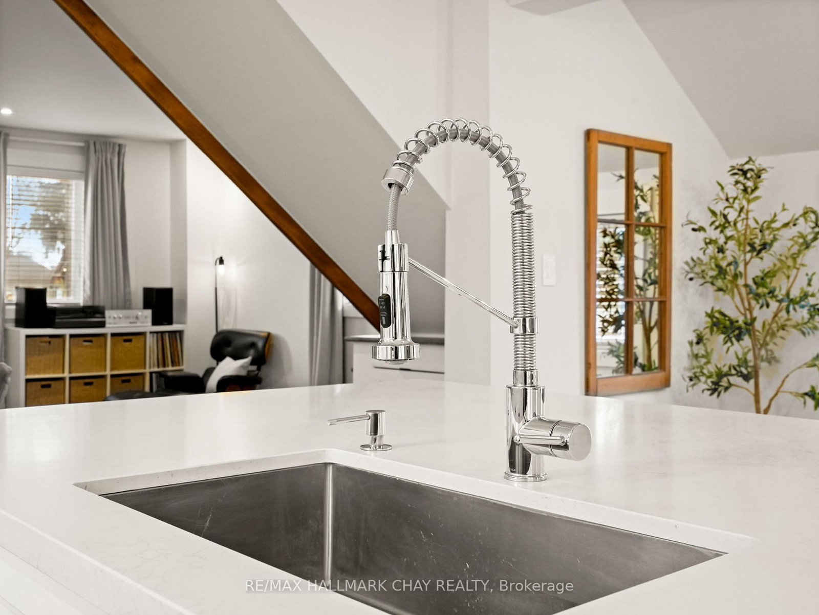 Detached House for sale at 70 Church Street, New Tecumseth, Ontario, L9R 1S7 - Alliston - MLS: N12982072