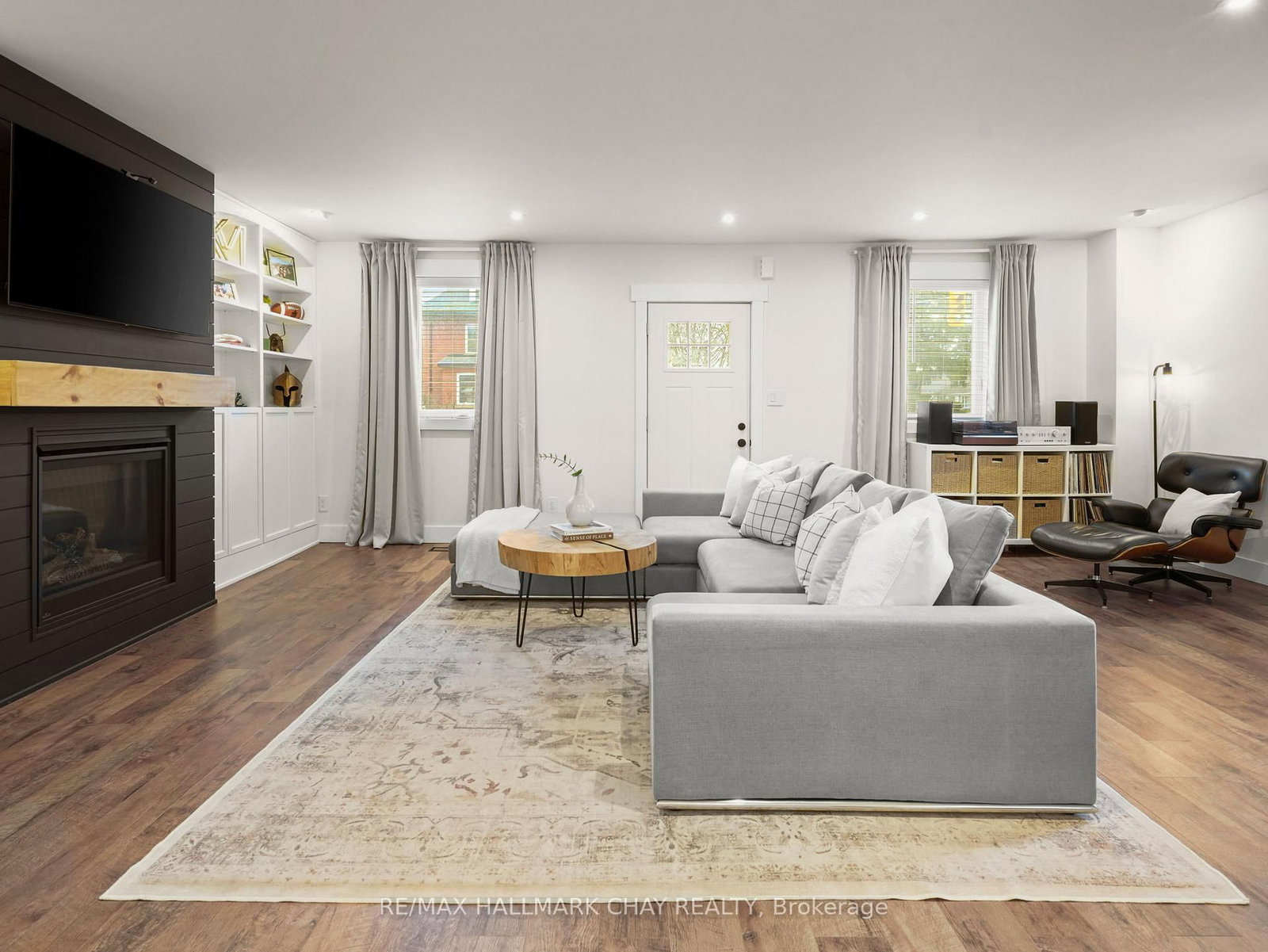 Detached House for sale at 70 Church Street, New Tecumseth, Ontario, L9R 1S7 - Alliston - MLS: N12982072