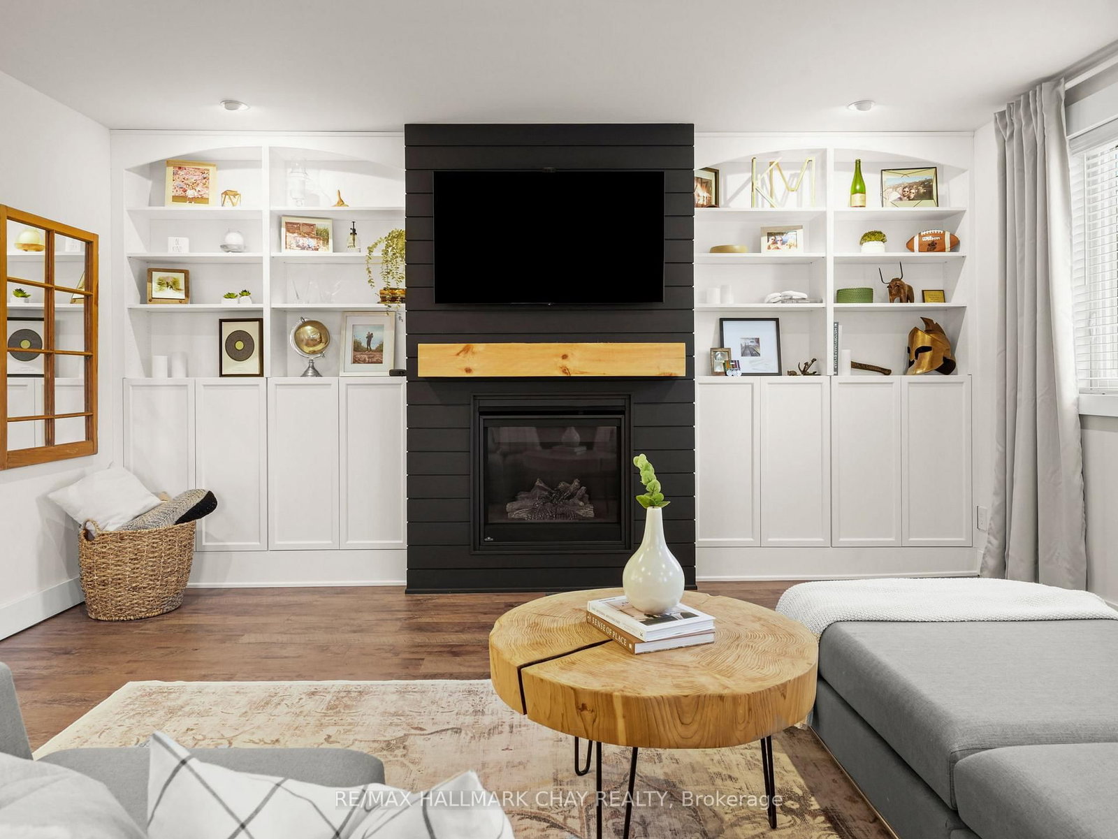 Detached House for sale at 70 Church Street, New Tecumseth, Ontario, L9R 1S7 - Alliston - MLS: N12982072