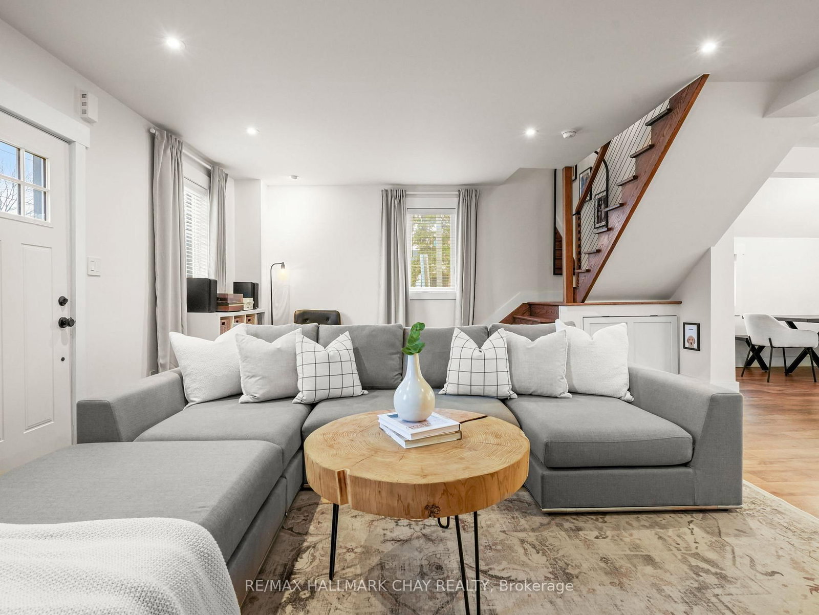 Detached House for sale at 70 Church Street, New Tecumseth, Ontario, L9R 1S7 - Alliston - MLS: N12982072